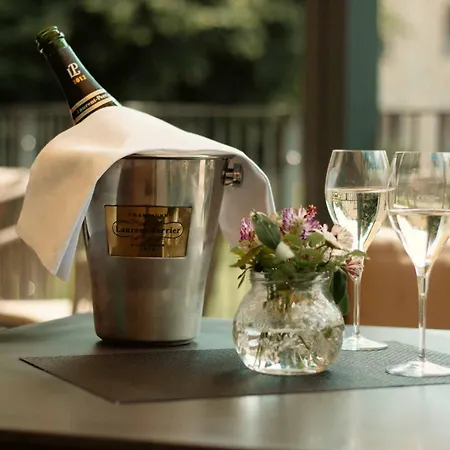 Schlosshotel Blankenburg Отель