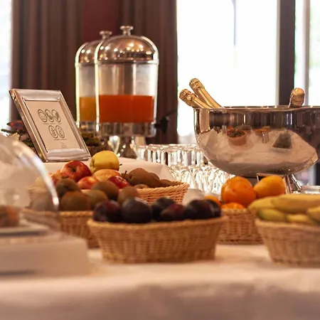 מלון Schlosshotel Blankenburg בלאנקנבורג