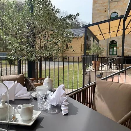 Schlosshotel Blankenburg Отель 4*