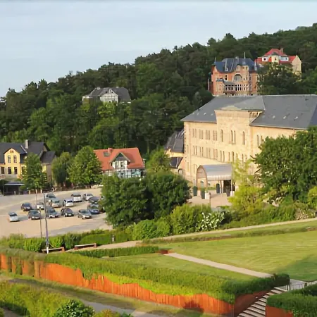 Schlosshotel Blankenburg בלאנקנבורג